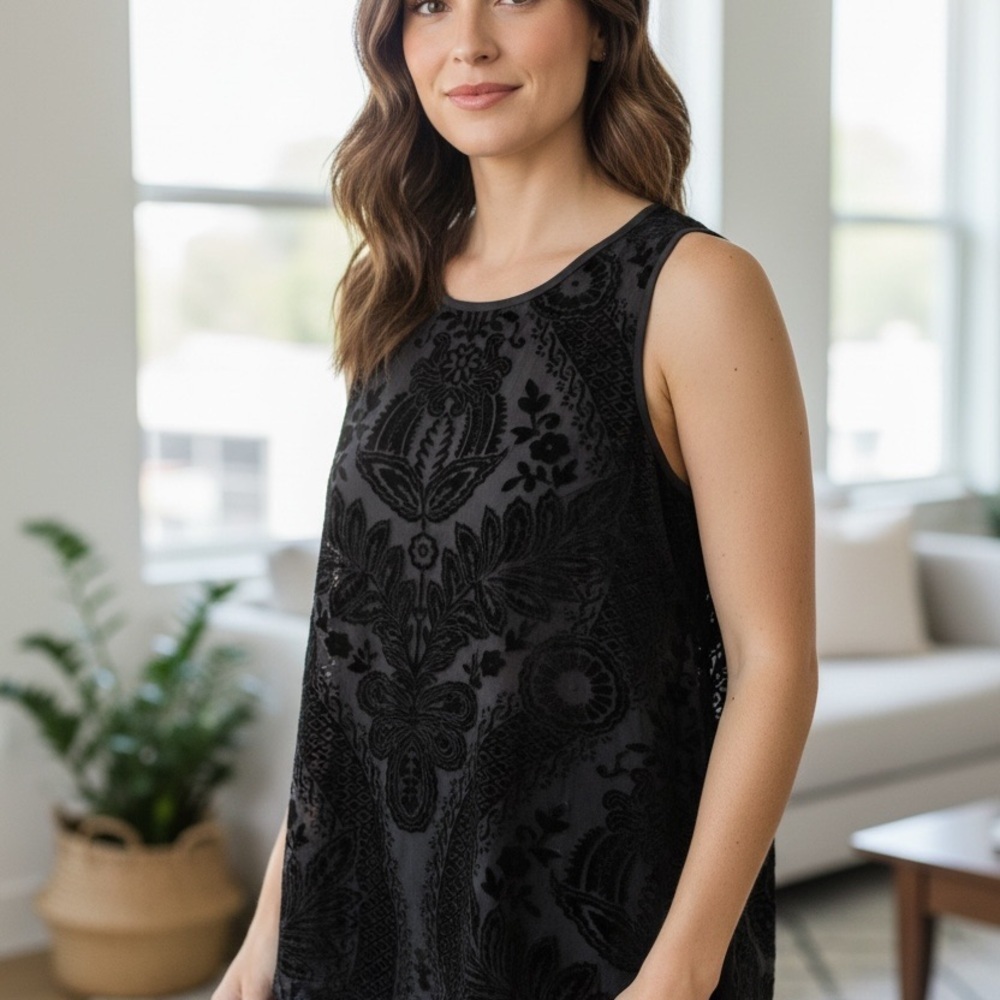 Vince Camuto Black Sleeveless Blouse